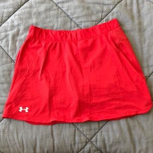 Underarmour women’s red tennis skirt size M